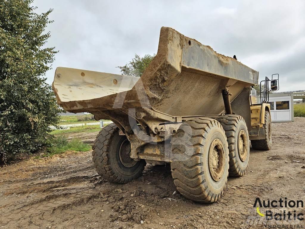 CAT 730 Dumper - Knickgelenk
