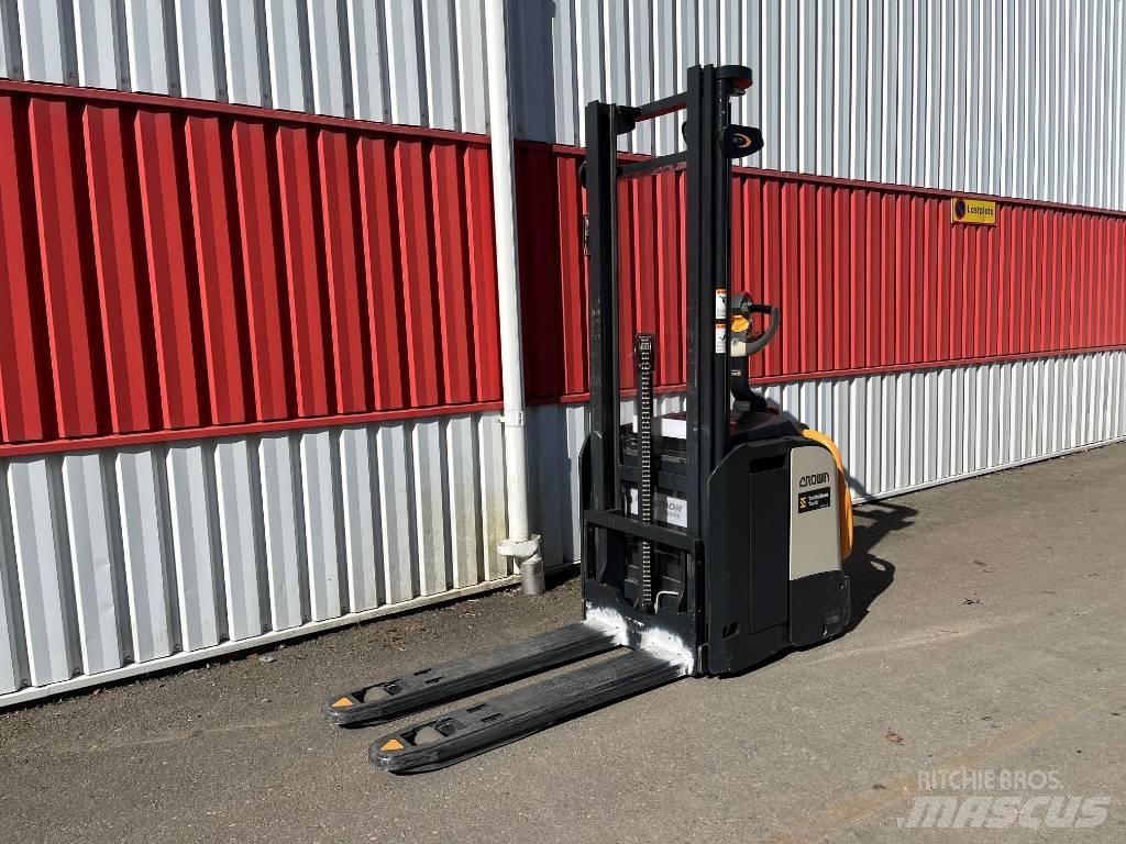 Crown ETi40001,2 Deichselstapler