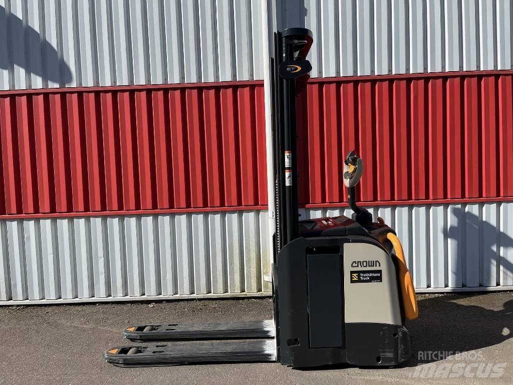 Crown ETi40001,2 Deichselstapler
