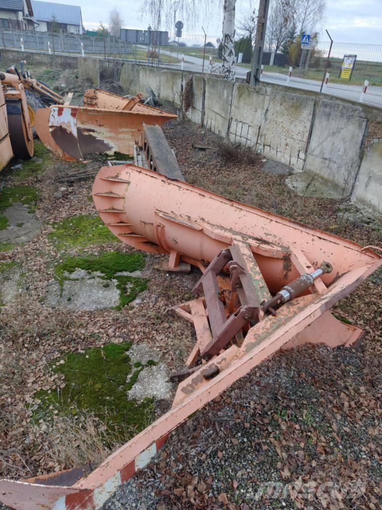 Unimog pług ciężki Schneeschilde und -pflüge