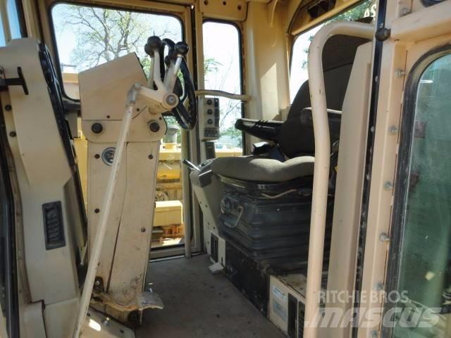 CAT 12H Grader