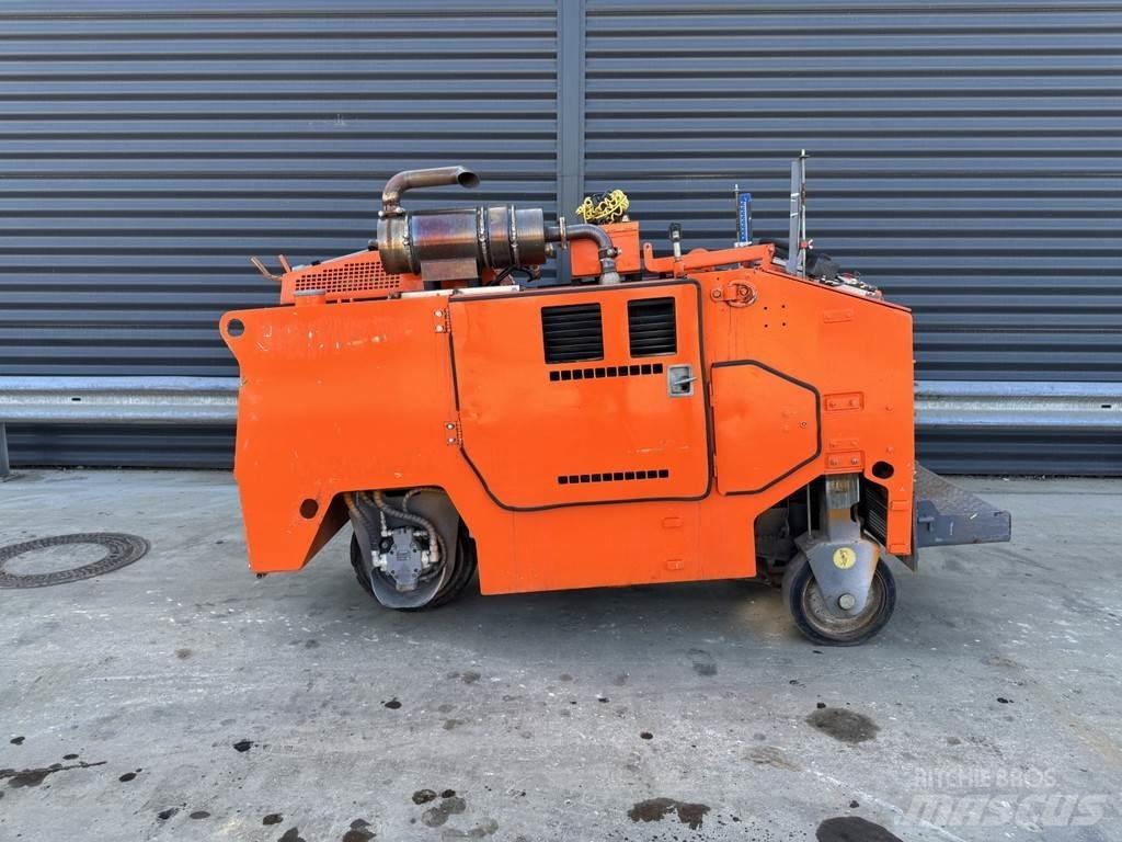 Wirtgen W 350 Asphaltfräsen