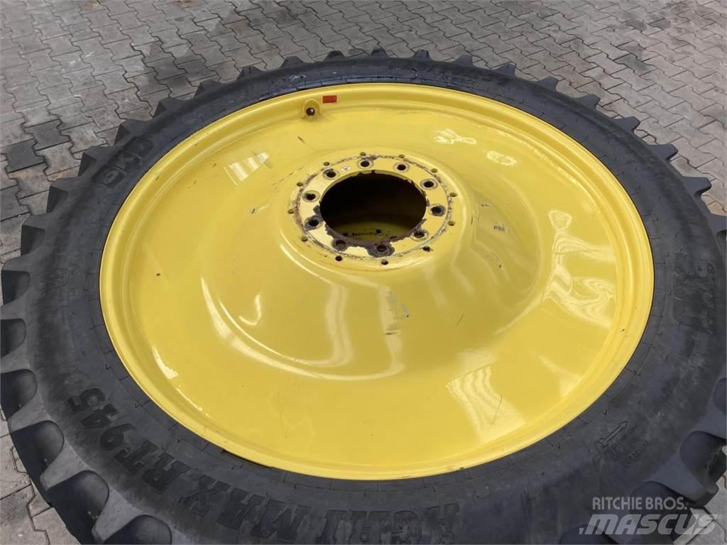 BKT 320/90R54 Reifen