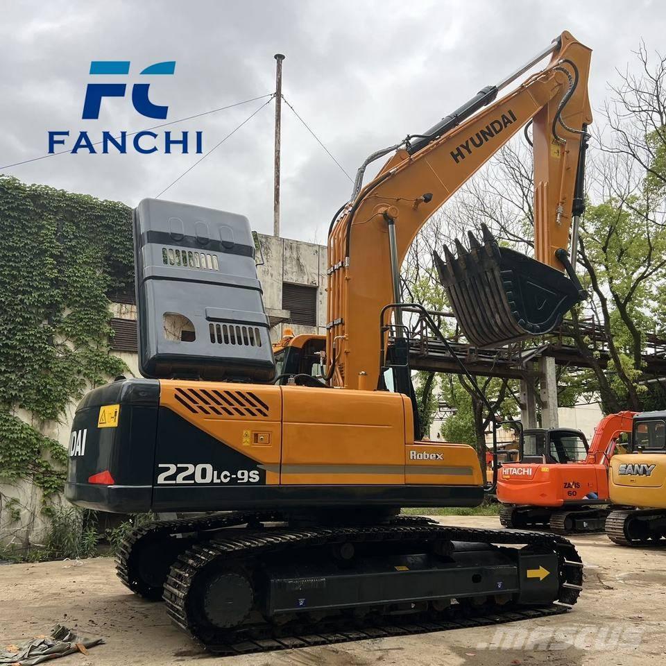 Hyundai 220LC-9S Raupenbagger