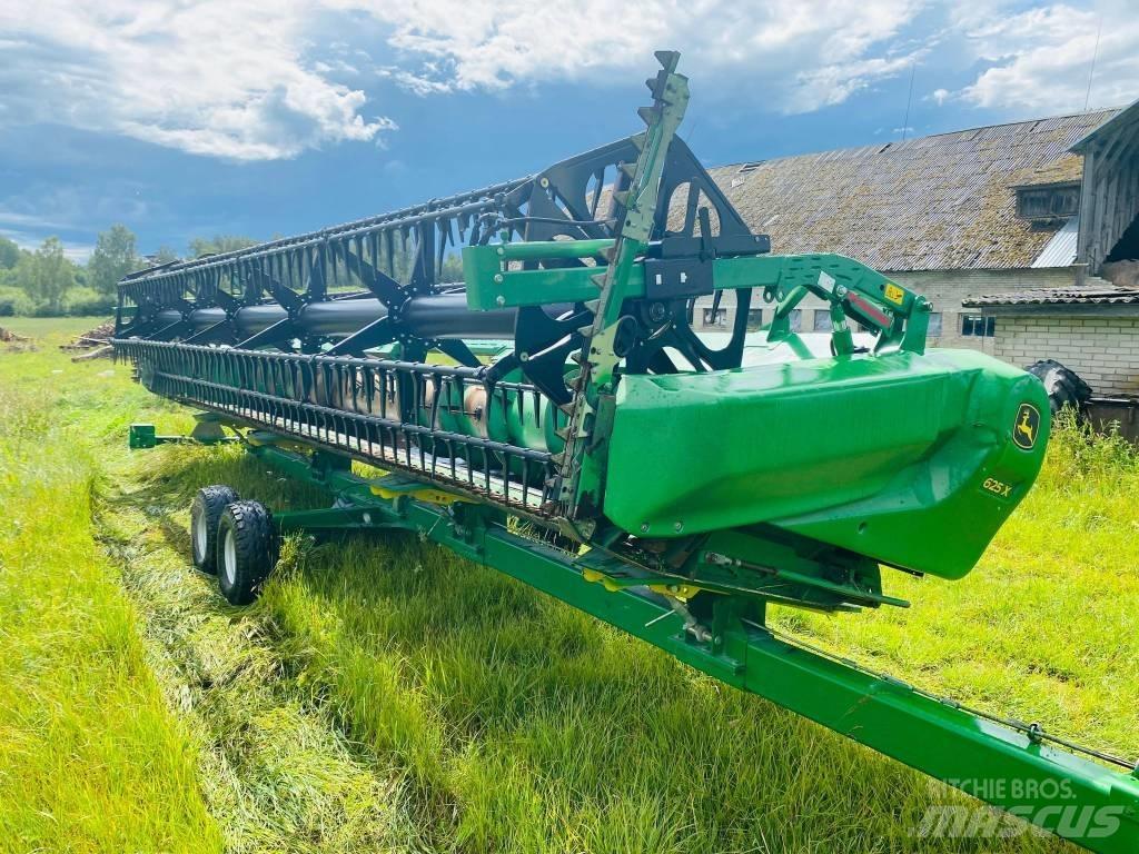 John Deere T670i Mähdrescher