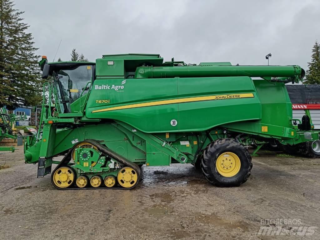 John Deere T670i Mähdrescher