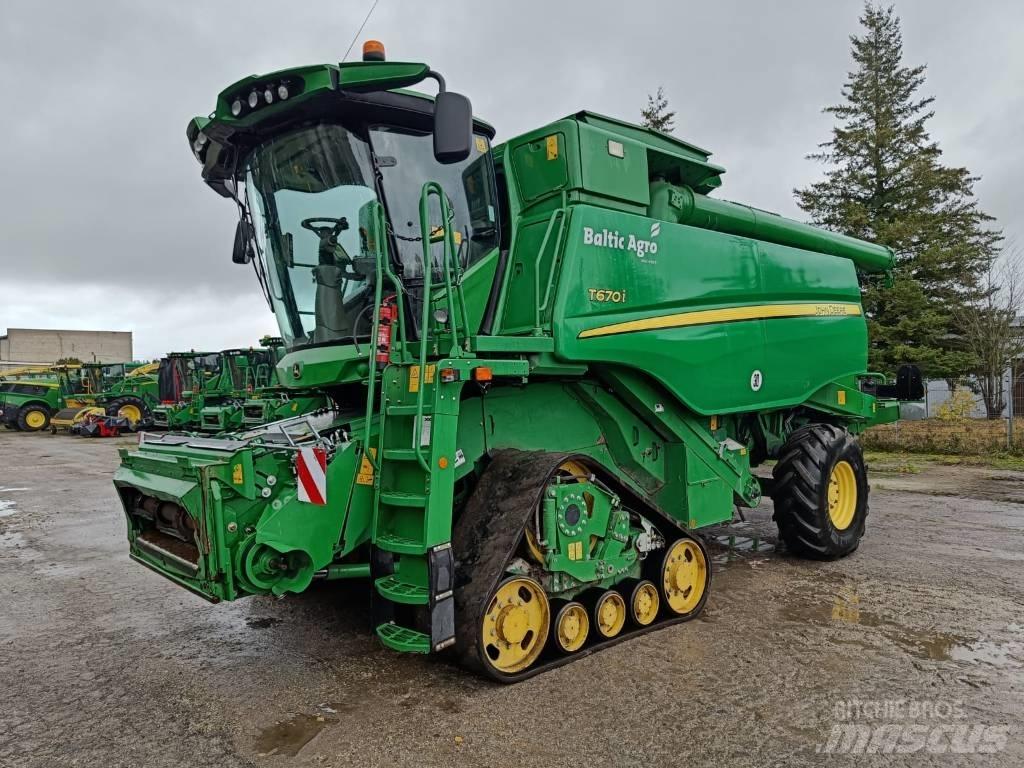 John Deere T670i Mähdrescher