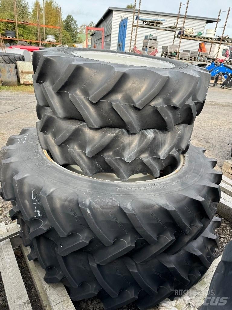 Goodyear 13.6R38 Reifen