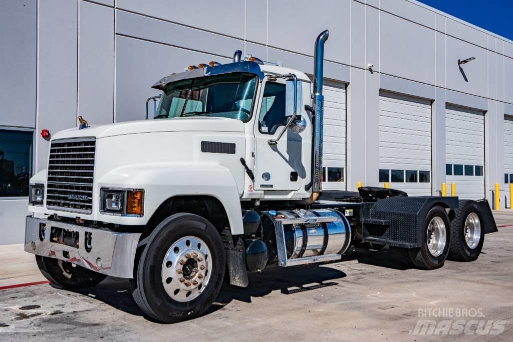 Mack Pinnacle Sattelzugmaschinen