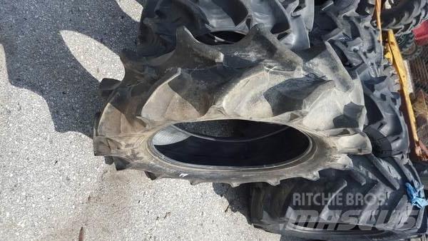  Pneus 9.5-24 Reifen