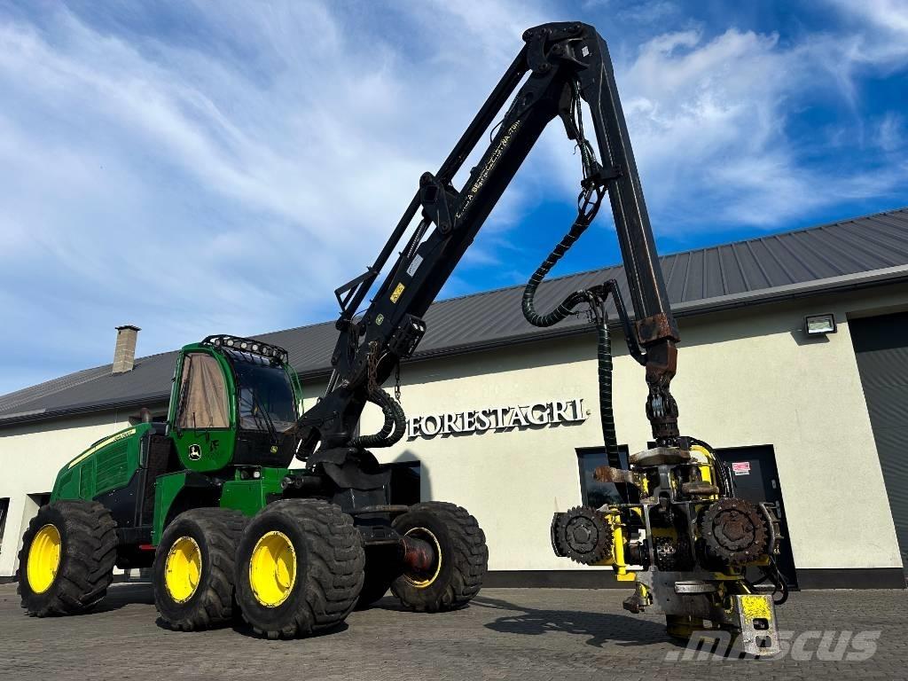 John Deere 1270 G Harvester
