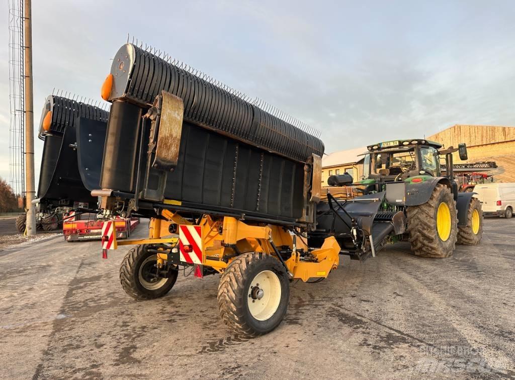 Oxbo 334 Schwader