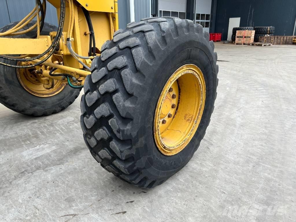 CAT 140H Grader
