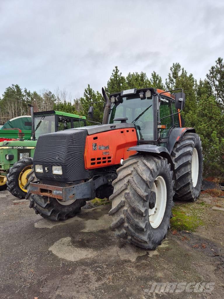 Valtra 8550 Traktoren