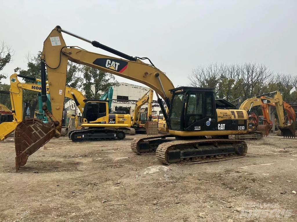 CAT 323D Raupenbagger