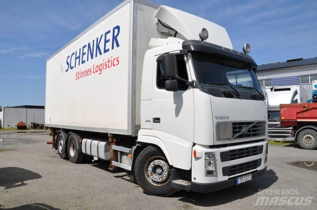 Volvo FH440 6X2 Kofferaufbau