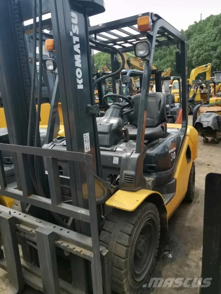 Komatsu 30 Teleskoplader