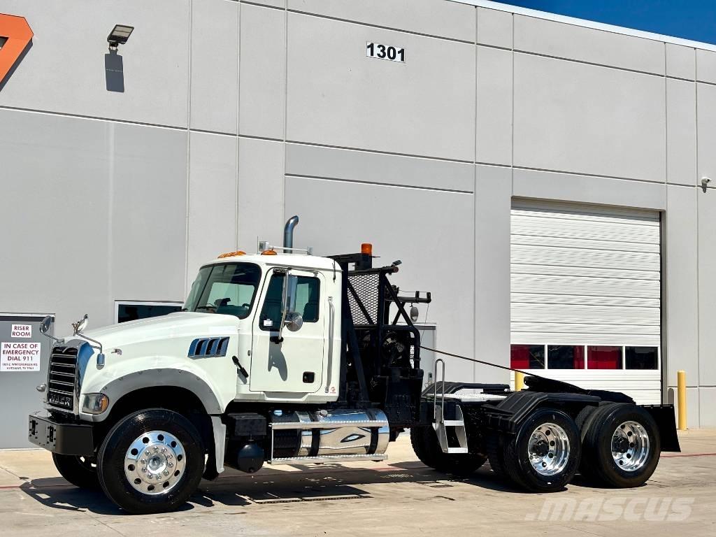 Mack GU713 Bergungsfahrzeuge