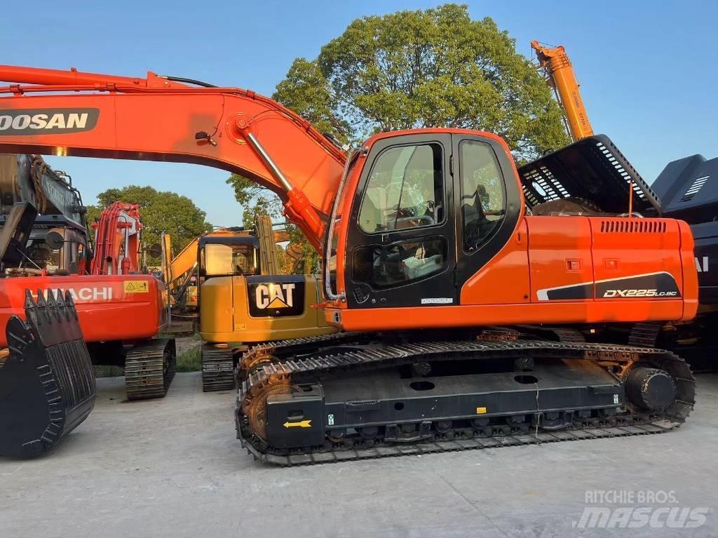 Doosan DX225LC-9C Raupenbagger