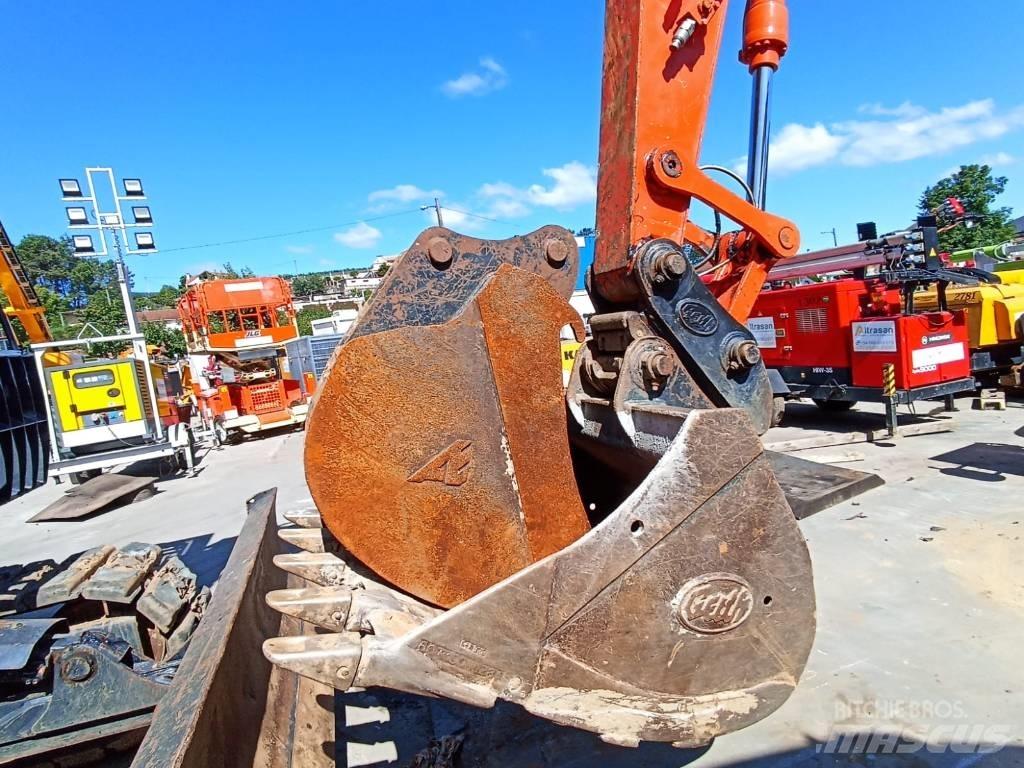 Hitachi ZX 135 US-6 Raupenbagger