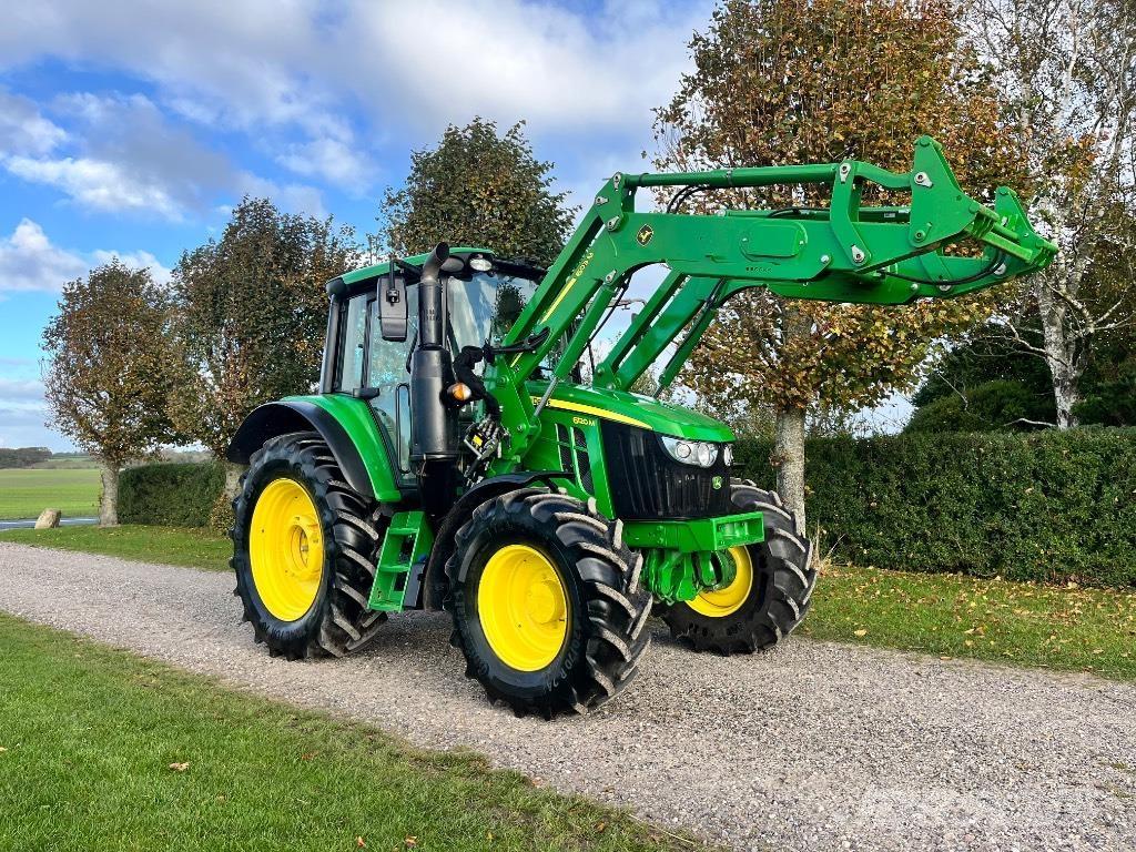 John Deere 6120 M Traktoren