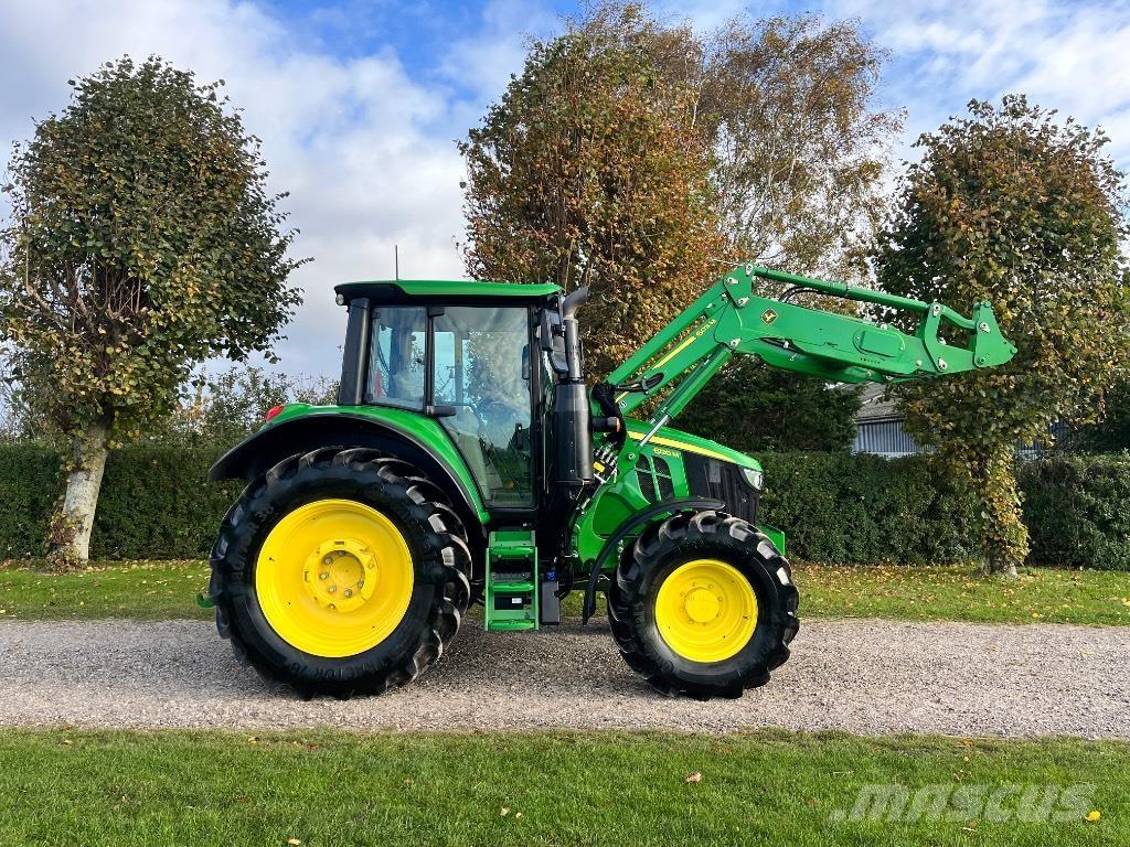 John Deere 6120 M Traktoren