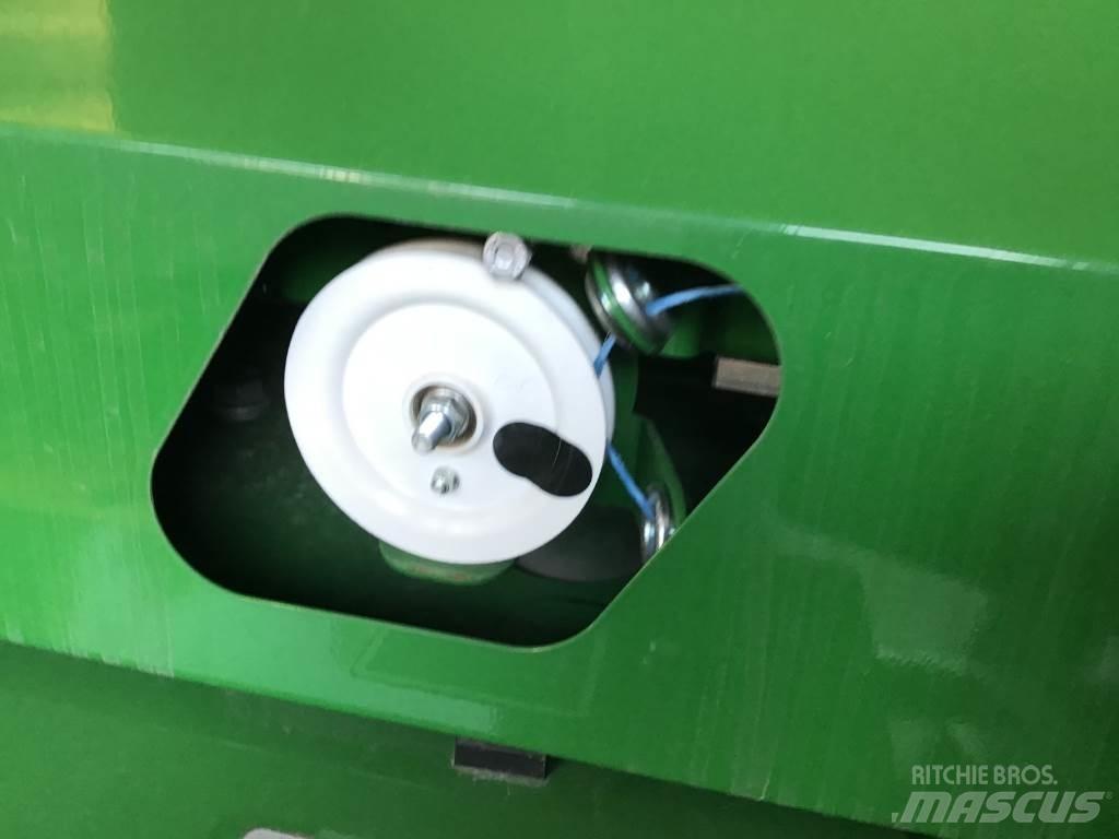 John Deere V461M Rundballenpressen