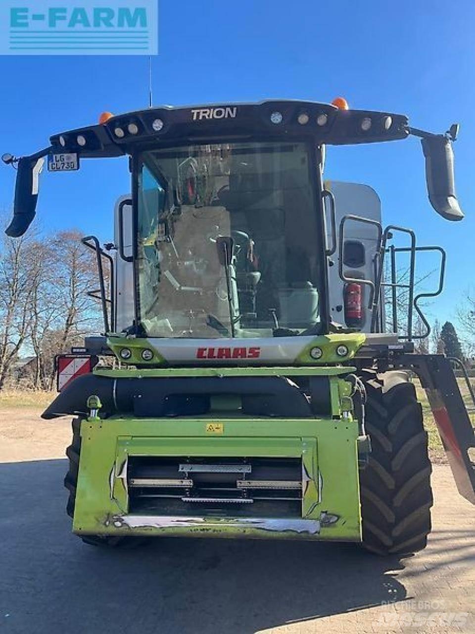 CLAAS trion 730 Mähdrescher