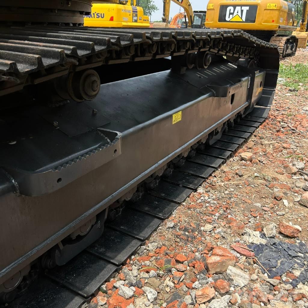 Komatsu 240-8 Raupenbagger