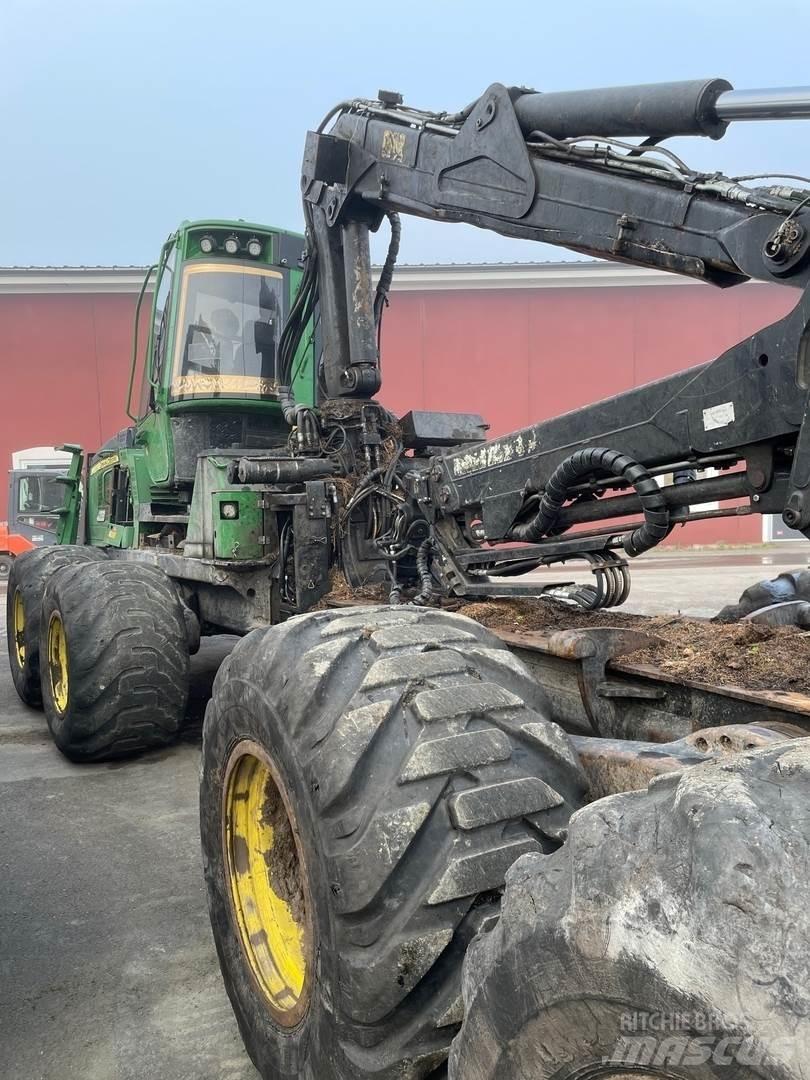 John Deere 1210E Forwarder