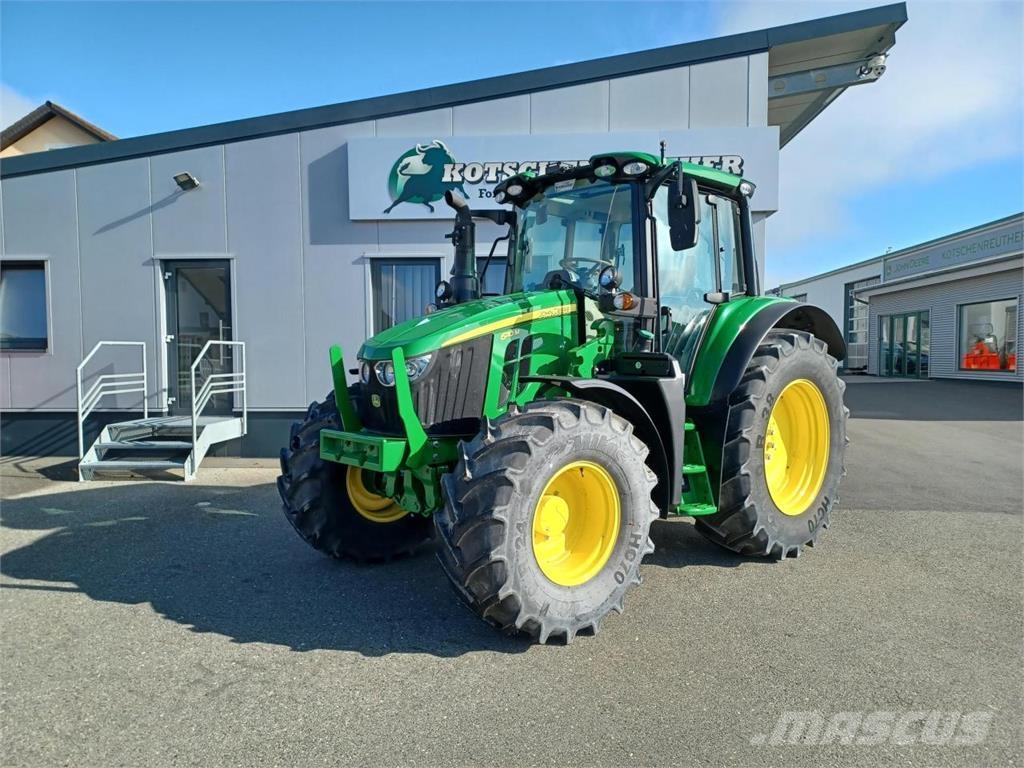 John Deere 6110M Traktoren