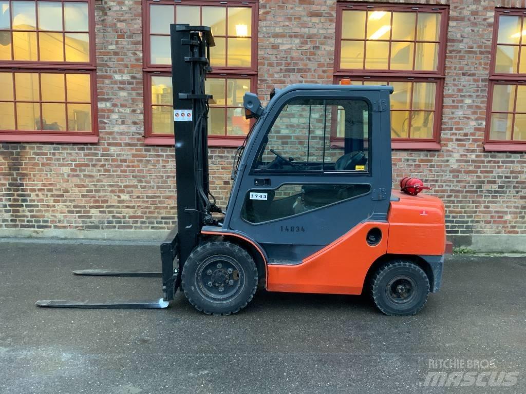 Toyota 02-8 FD F 30 Diesel heftrucks