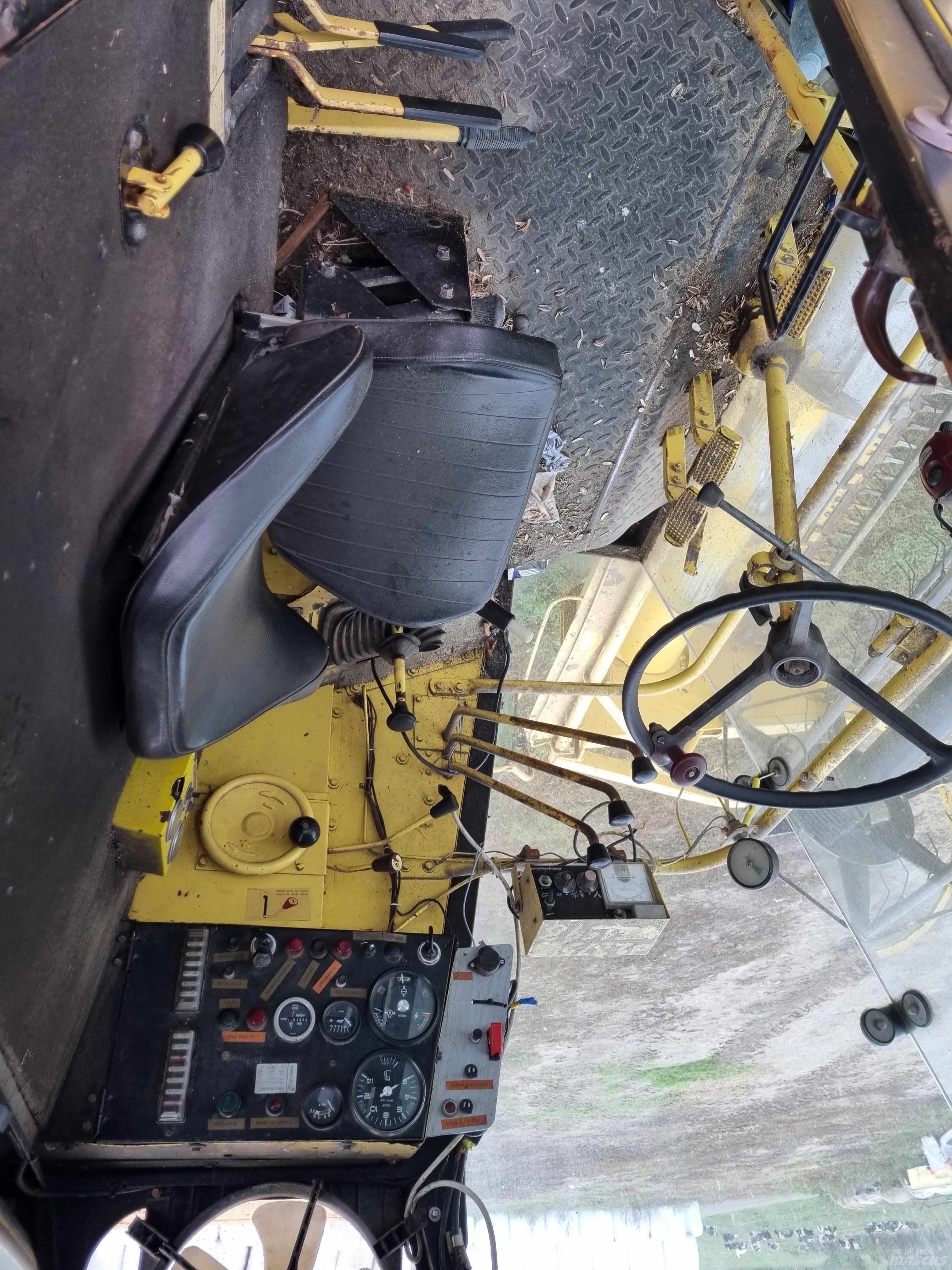 New Holland 8050 Mähdrescher