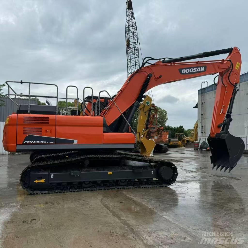 Doosan DX 225 LCA Raupenbagger