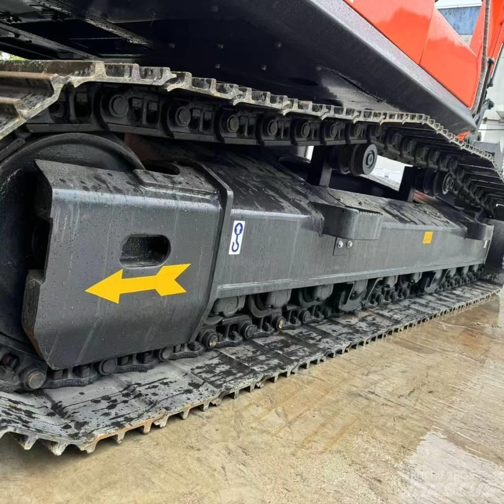 Doosan DX 225 LCA Raupenbagger