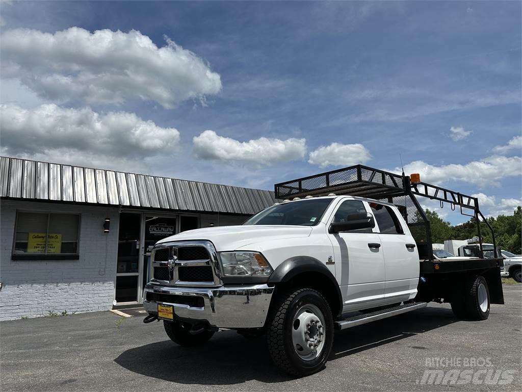 RAM 5500 Pritschenwagen/Pritschenwagen mit Seitenklappe