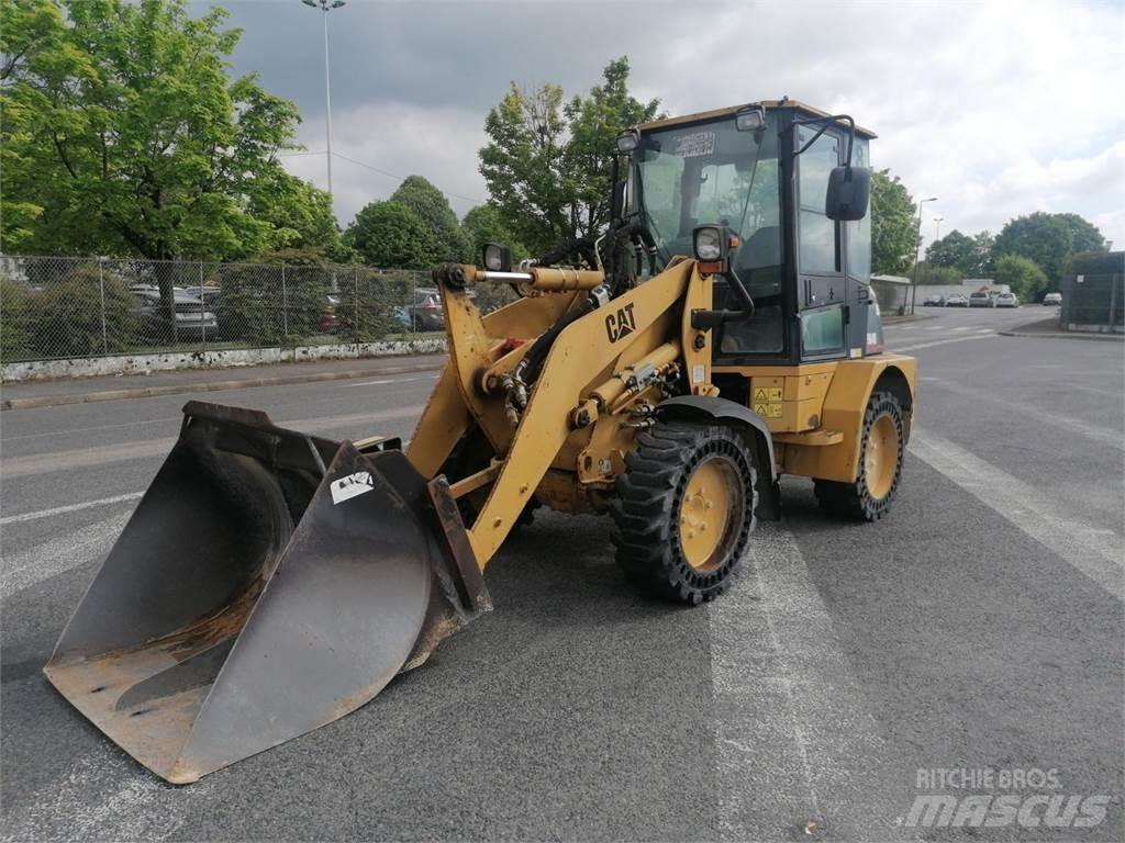CAT 904B Weitere Lade- und Grabgeräte