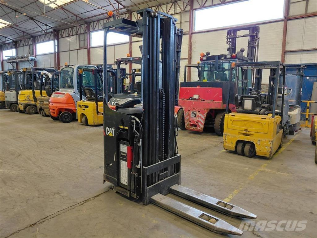 CAT NSR16N Zelfrijdende stapelaars