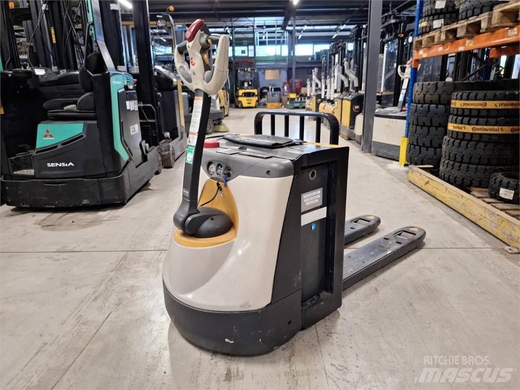 Crown WP3080 Deichselstapler