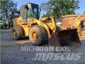 CASE 621B Radlader