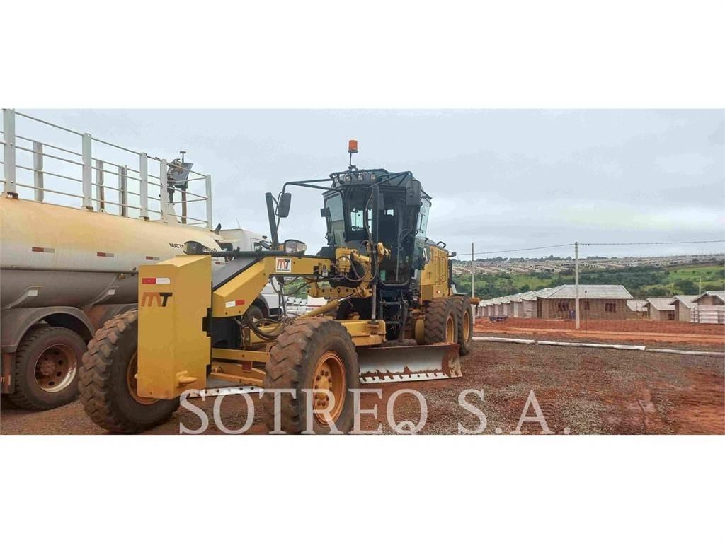 CAT 120 Grader