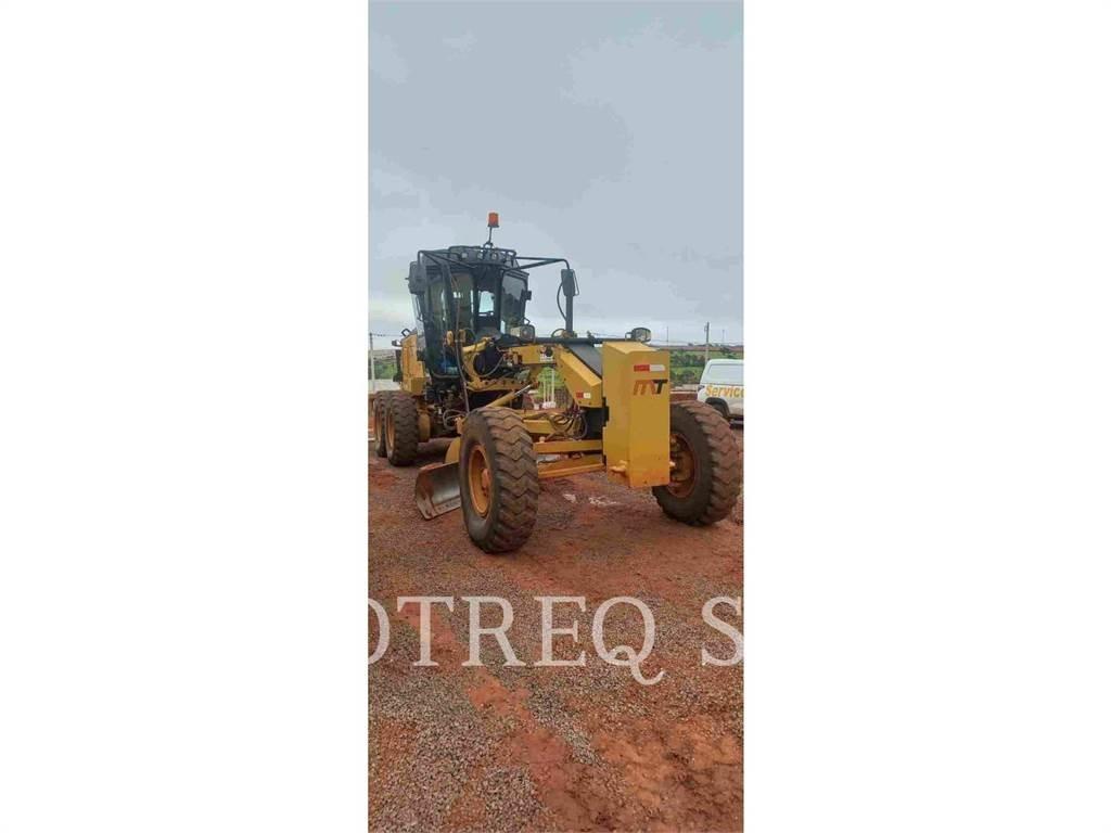 CAT 120 Grader