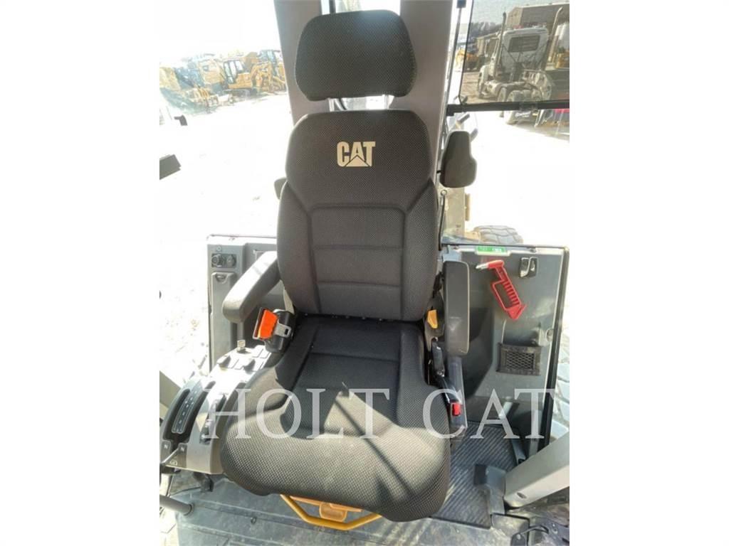 CAT 120 Grader