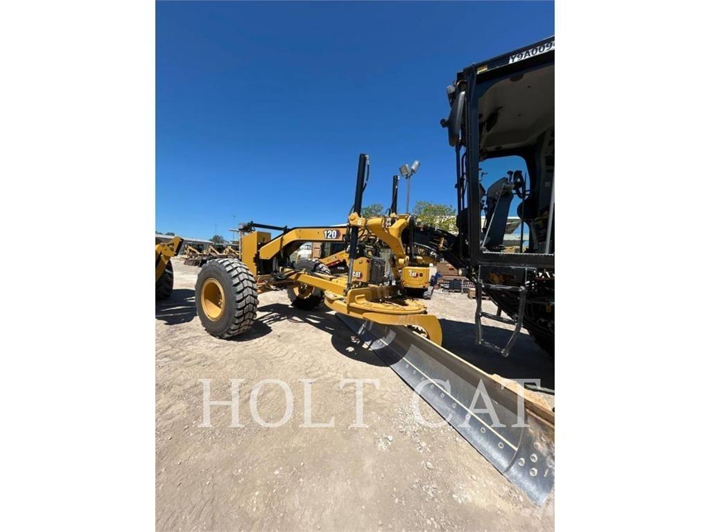 CAT 120 Grader