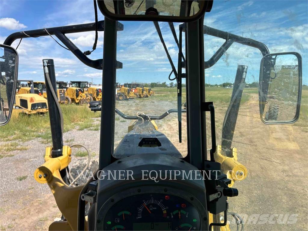 CAT 120M2AWD Grader
