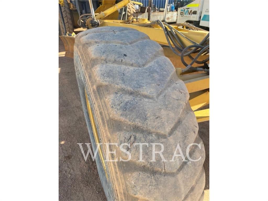 CAT 12M Grader