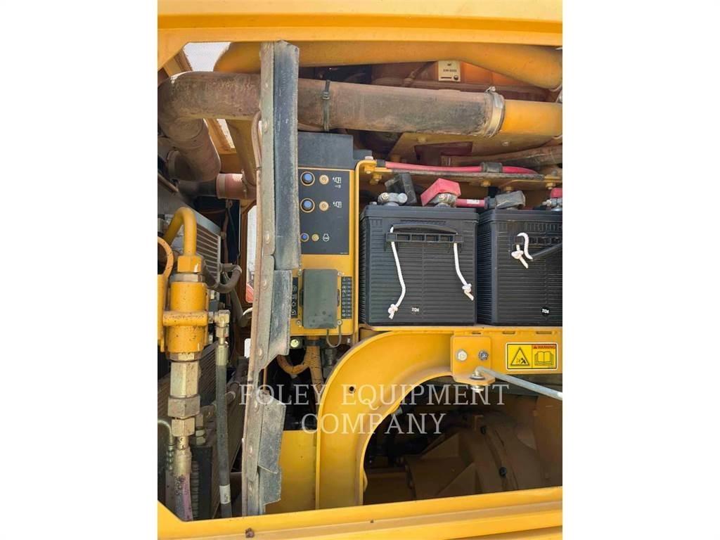 CAT 12M2 Grader