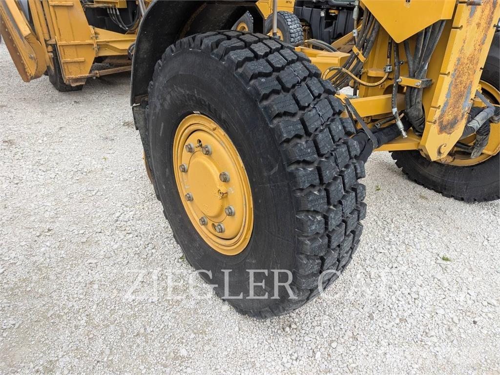 CAT 12M2AWD Grader