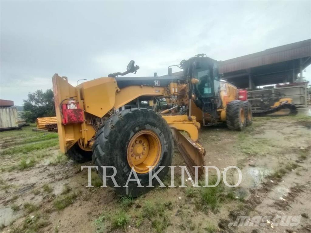 CAT 14-15 Grader