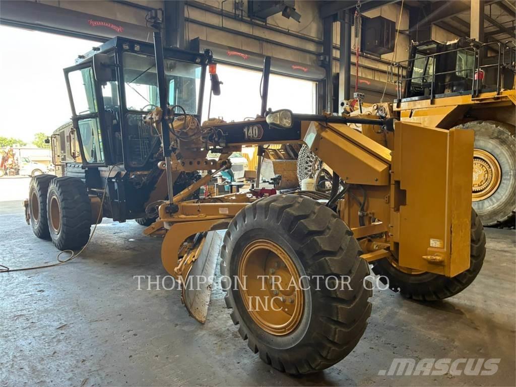 CAT 140 Grader